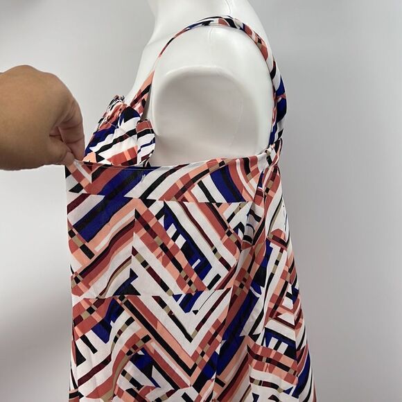 Vince Camuto abstract print off shoulder medium top - Picture 4 of 6